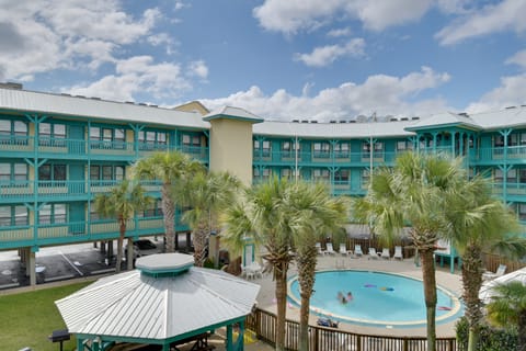Vibrant Gulf Shores Getaway w/ Pool & Beach Access Apartment in West Beach