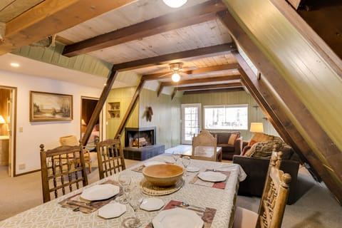 Quaint + Rustic A-Frame < 5 Mi to Plumas-Eureka! House in Plumas Eureka