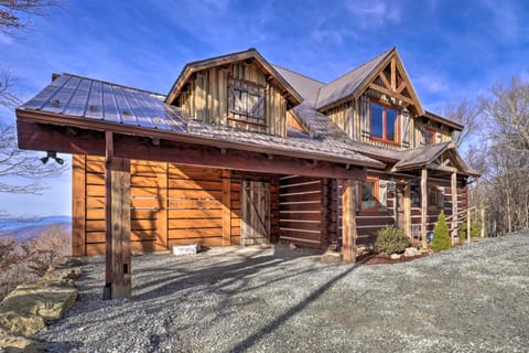 1 Mi to Beech Mtn: Cabin w/ Fire Pit & BBQ! Apartment in Beech Mountain