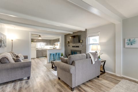 Walkable & Updated Nevada Home: Family Friendly! House in Ozark Mountains