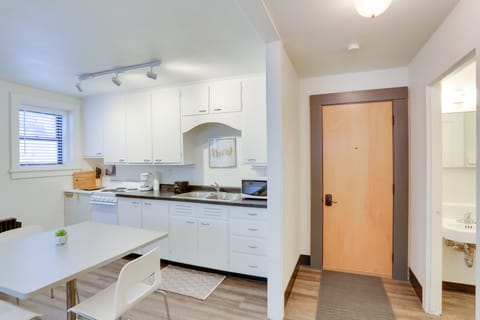 Upscale Apt at The Lofts in Historic Downtown Lead Apartment in Lead