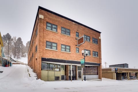 Upscale Apt at The Lofts in Historic Downtown Lead Apartment in Lead