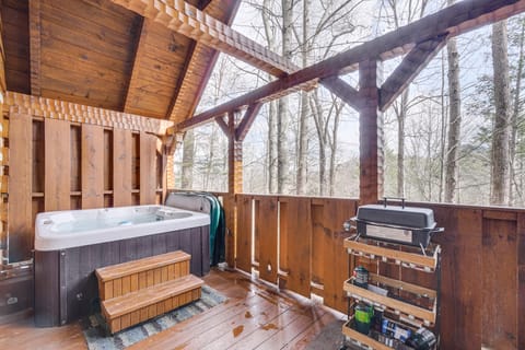 Honey Bear Pause: Rural Escape w/ Porch & Hot Tub! House in Sevier County