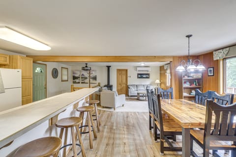 Scenic Forest Lodge Outside Glacier National Park! House in Glacier National Park