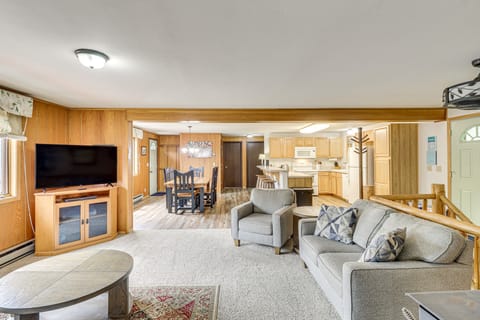 Scenic Forest Lodge Outside Glacier National Park! House in Glacier National Park