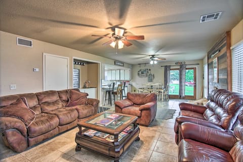 Lakefront Home w/ Private Beach Access! Apartment in Longtown