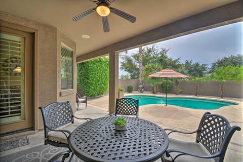 Spacious Surprise Home: 6 Mi to Wildlife World Zoo House in Surprise