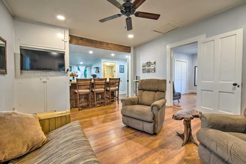 Betty B's River House < 1 Mi to Blanco State Park! Cottage in Blanco