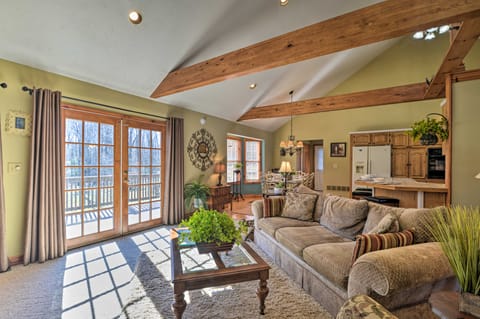 Private Family Home w/ Deck, Porch + Forest Views! House in Deep Creek Lake