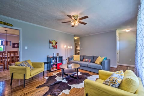 Cottage w/ Deck & BBQ: 2 Mi to Dale Hollow Lake! Cottage in Tennessee