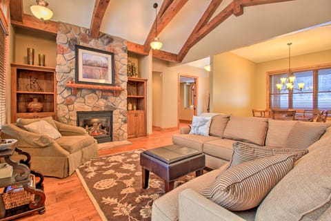 Lakefront Retreat at Giants Ridge: Golf, Hike, Ski House in Biwabik