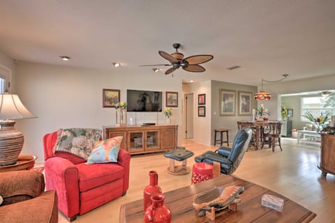 Single-Story Home: Walk to Beach, Pier & River House in Daytona Beach