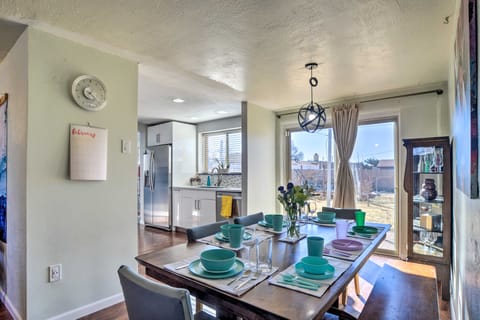 Vibrant ABQ Adobe Den: Mtn Views, Walk to Park! House in Albuquerque