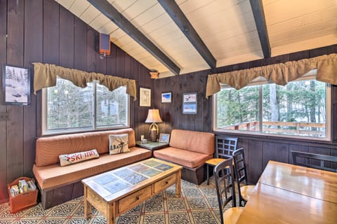 All-Season Mtn Retreat 4 Mi to Sugarbush Resort House in Waitsfield