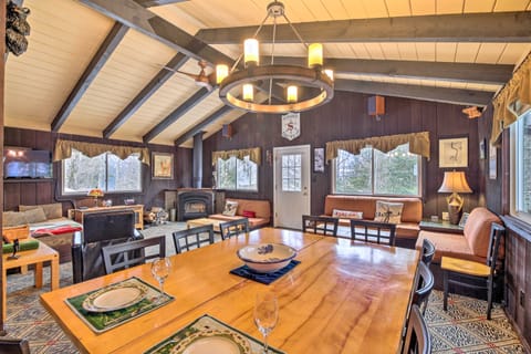 All-Season Mtn Retreat 4 Mi to Sugarbush Resort House in Waitsfield