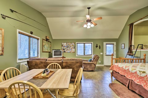 Guntersville Lake Home w/ Deck & Covered Boat Slip Apartment in Grant