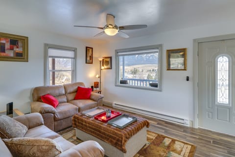 Eureka Getaway w/ Hot Tub & Mountain Views! House in Eureka