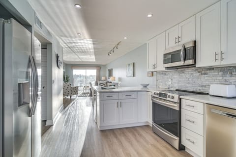 Balcony & Views: Sunny Indian Shores Condo! Apartment in Indian Shores