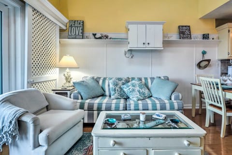 Walk to Beach: Condo w/ Pool Access in Ocean City Apartment in Ocean City