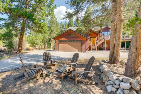 5 Mi to Ski Resort: Breck Home w/ Hot Tub! House in Blue River