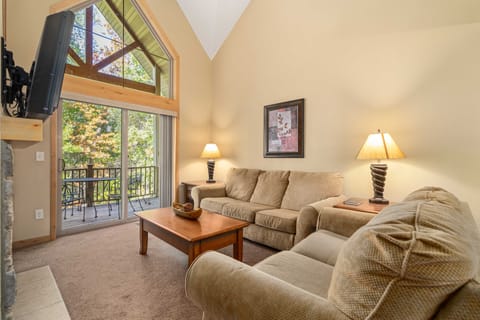 Gull Lake All-Season Getaway w/ Private Deck Apartment in Lake Shore