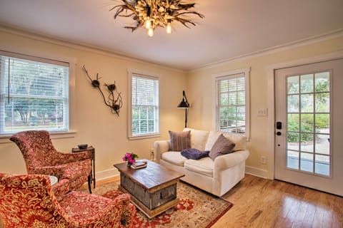 Savannah Cottage - 5 Mi to Wormsloe Historic Site! Cottage in Savannah