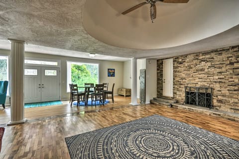 Charming Kelso Home w/ Proximity to Cowlitz River! House in Washington