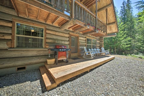 Expansive Moyie Riverfront Cabin - Pets Welcome! House in Idaho