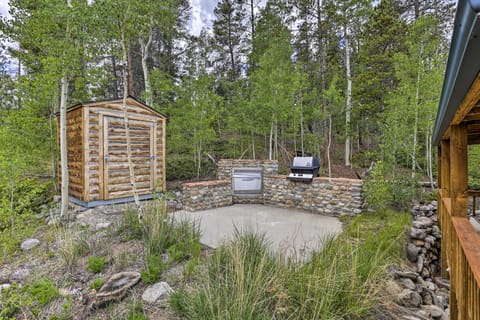 Bright Fairplay Cabin w/ Deck + All-Seasons Fun! House in Park County