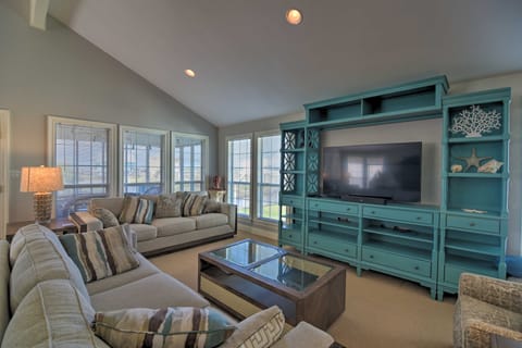 Fish at Canalfront Bay St Louis Home - Dock & Deck House in Mississippi