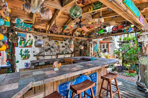 Luxe Home w/ Backyard Paradise, 1 Mi to Beach! House in Delray Beach