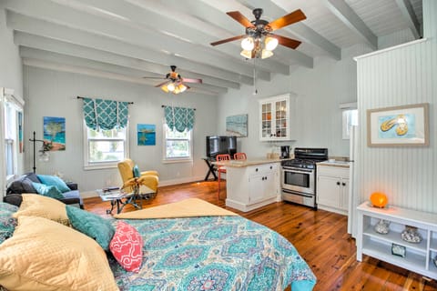 Zen Studio w/ Pool & Tropical Bar by Atlantic Ave Apartment in Delray Beach