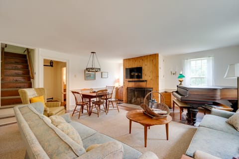 'Sky Parlor Farm' on 480 Acres w/ Fire Pit! House in Capital District, NY, USA