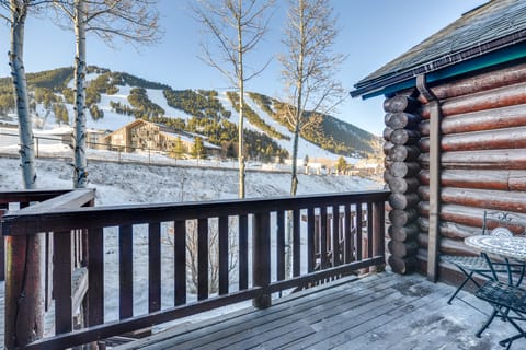 Jackson Condo w/ Fireplace < Half Mi to Snow King! Apartment in Jackson