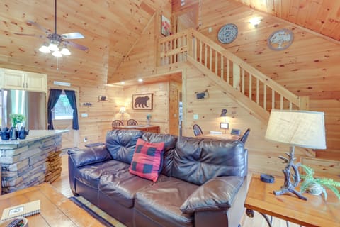 Hot Tub & Game Room: Charming Morganton Cabin! House in Union County