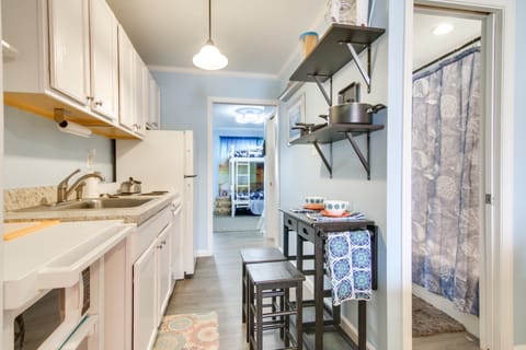 < 1 Mi to Shore: Bayside Escape in Ocean City Apartment in Ocean City