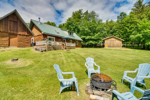Woodsy Beaver Cove Cabin w/ Deck & Fire Pit! House in Beaver Cove