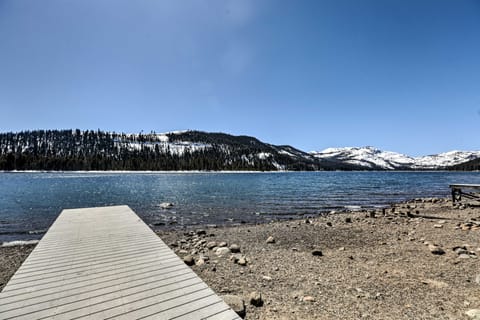 Tahoe Donner Retreat w/ Decks & Lake Access! House in Truckee