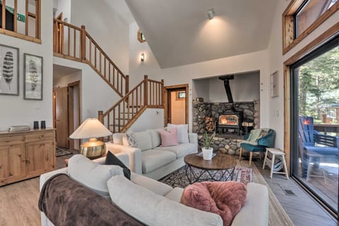 Tahoe Donner Retreat w/ Decks & Lake Access! House in Truckee