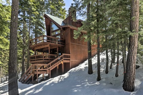 Tahoe Donner Retreat w/ Decks & Lake Access! House in Truckee