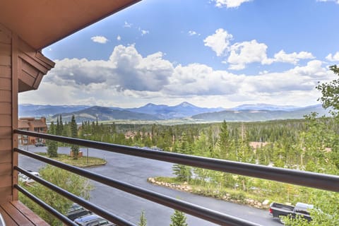 Resort Perks & Trail Access: Silverthorne Condo! Apartment in Wildernest