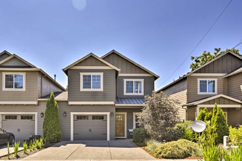 Portland Home w/ Private Hot Tub: 9 Mi to Downtown House in Clackamas County