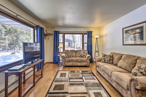 Simple Cranberry & Wine Farm Home w/ Fire Pit! House in Wisconsin