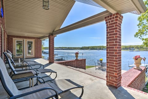 Serene Lakefront Retreat w/ Dock in Duck Creek! House in Cleora