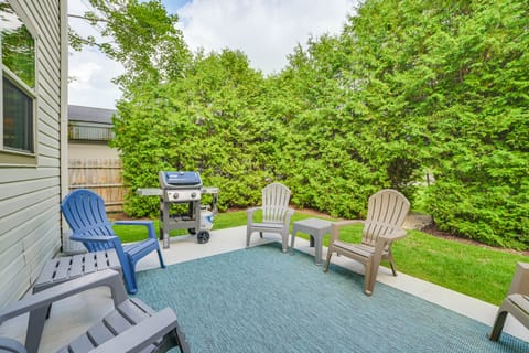 Harbor Springs Winter Retreat ~ 6 Mi to Skiing! Apartment in Harbor Springs