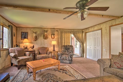 Rustic & Modern Russell Cabin w/ Grill + Deck House in Allegheny River