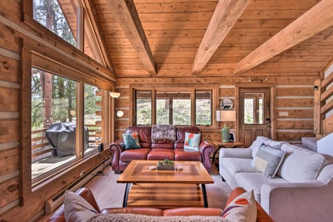 Quiet Guffey Getaway w/ Private Deck, Pond & Canoe House in Park County