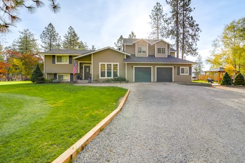 The Overlook Gem: Stunning Views & Serenity Awaits Apartment in Washington