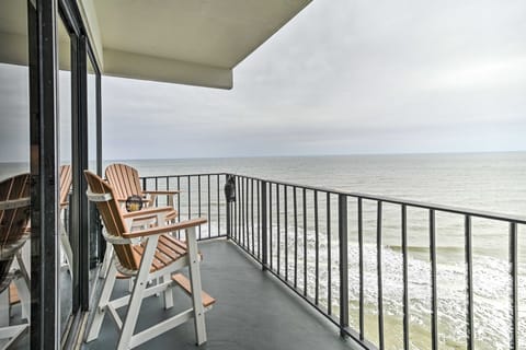 Oceanfront Garden City Beach Condo For Families! Apartment in Garden City