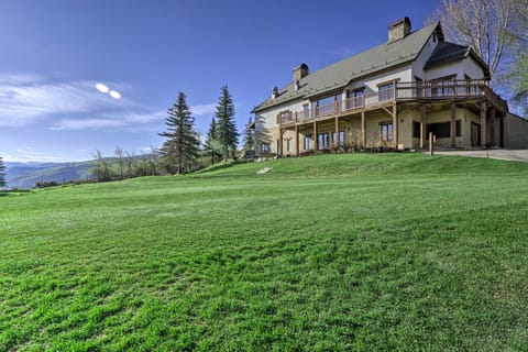 All-Season Cordillera Home w/ Golf View & Hot Tub! House in Edwards